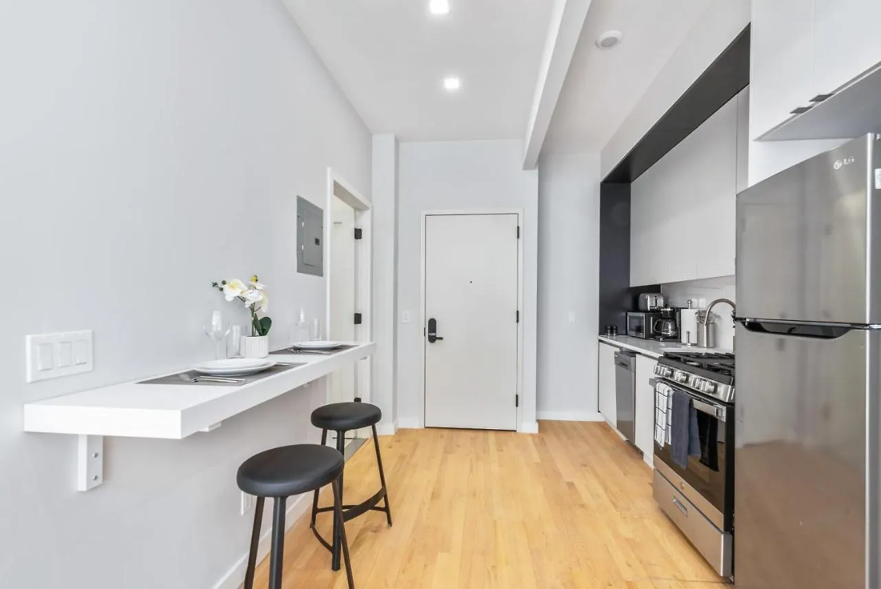 Maison Bella - Modern Studio W Charming Juliet Balcony Villa New York Holiday home