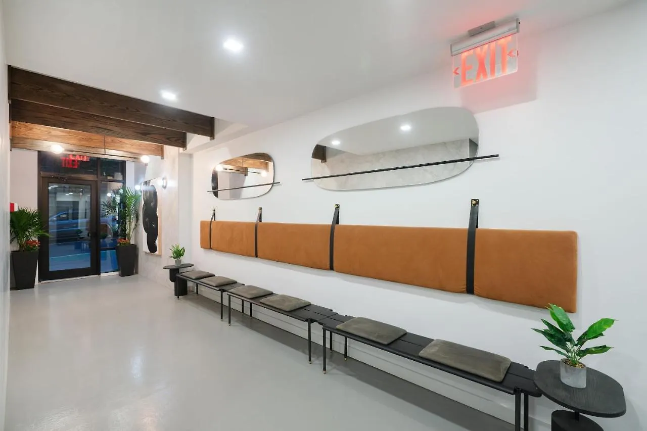 Maison Bella - Modern Studio W Charming Juliet Balcony Villa New York United States